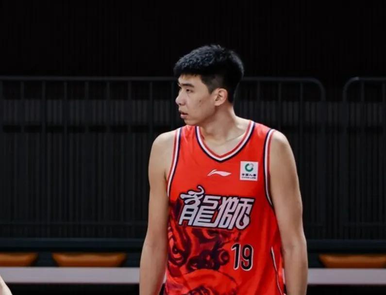 虎扑足球-给机会就爆！徐昕轰24分14板统治加时赛，低位蜕变，杜锋真不会用